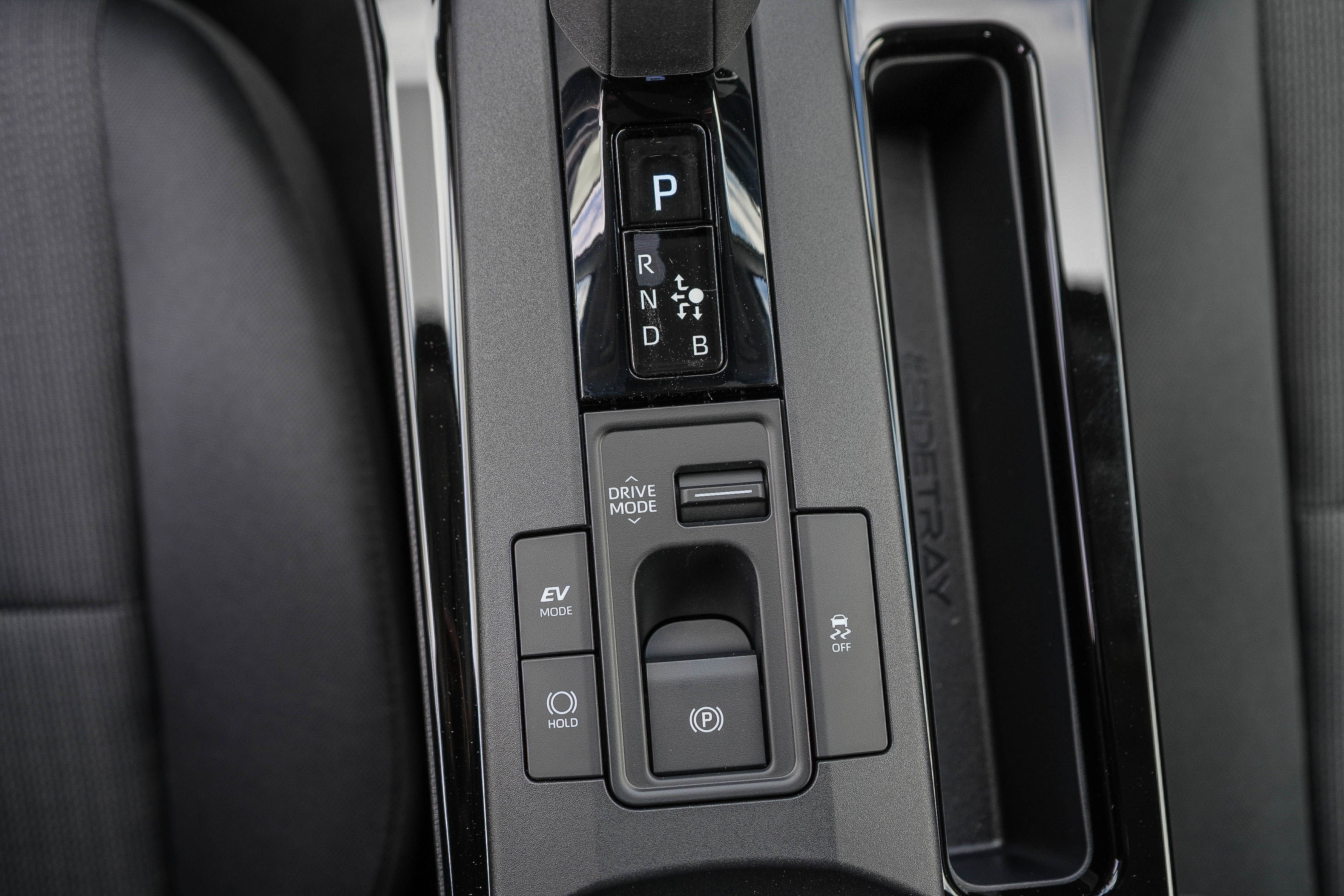 New 2027 Toyota Prius LE FWD image 23