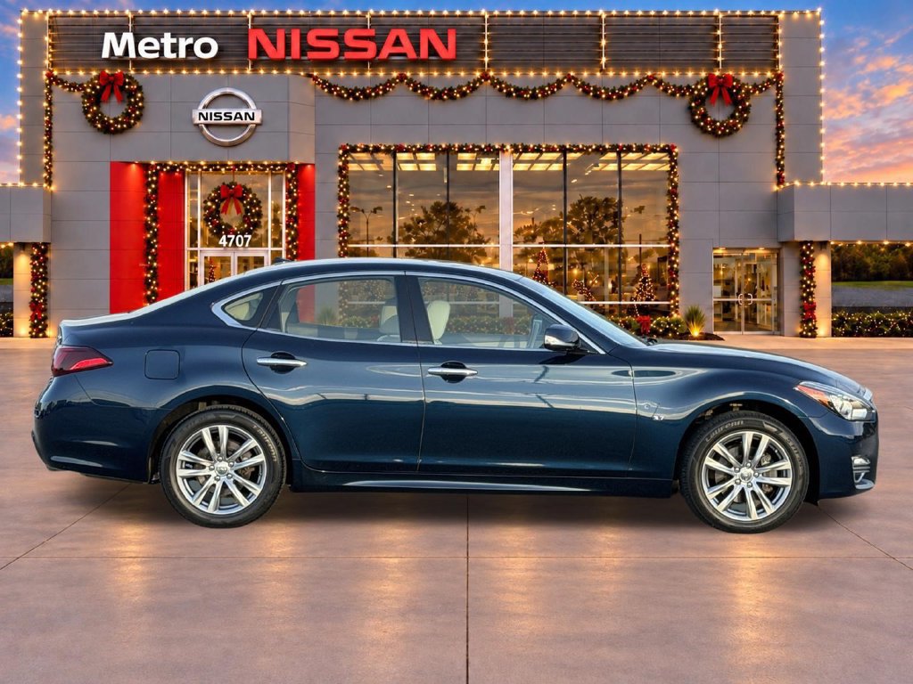 Used 2019 INFINITI Q70 Luxe AWD/4WD image 4