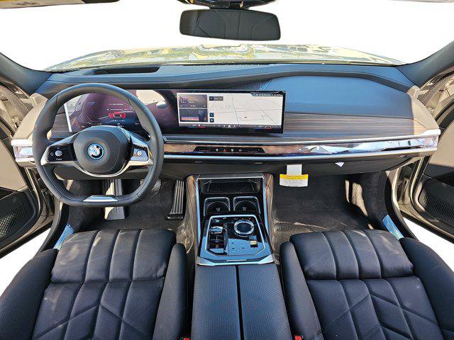 New 2025 BMW i7 xDrive60 w/ Premium Package image 9