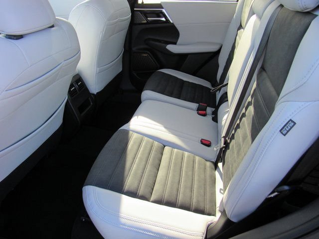 New 2025 Mitsubishi Outlander SE AWD/4WD image 9