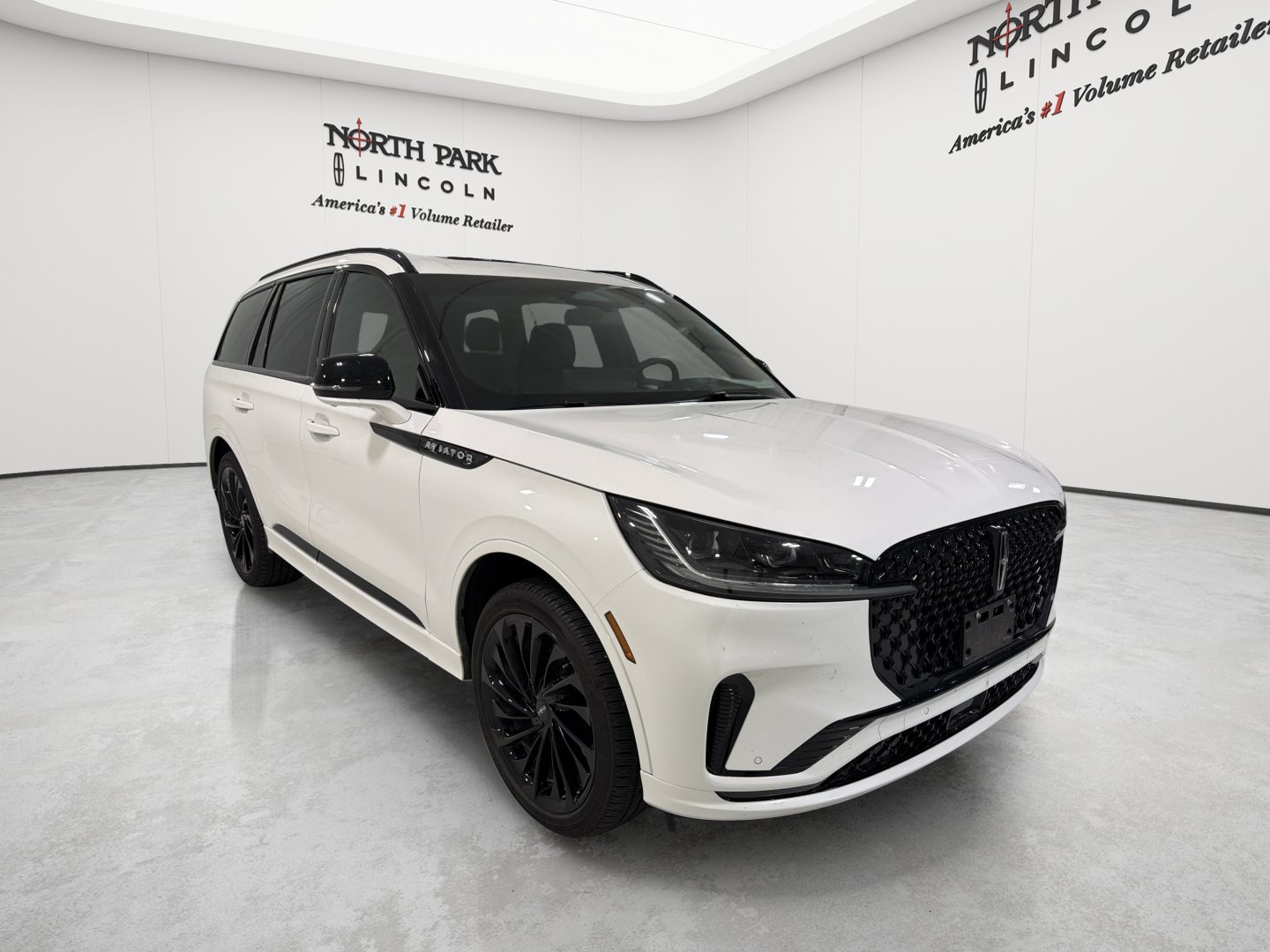 Used 2025 Lincoln Aviator Reserve w/ Equipment Group 201A AWD/4WD image 7