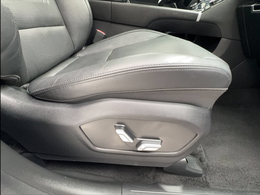 Used 2024 Hyundai Santa Fe Limited AWD/4WD image 35