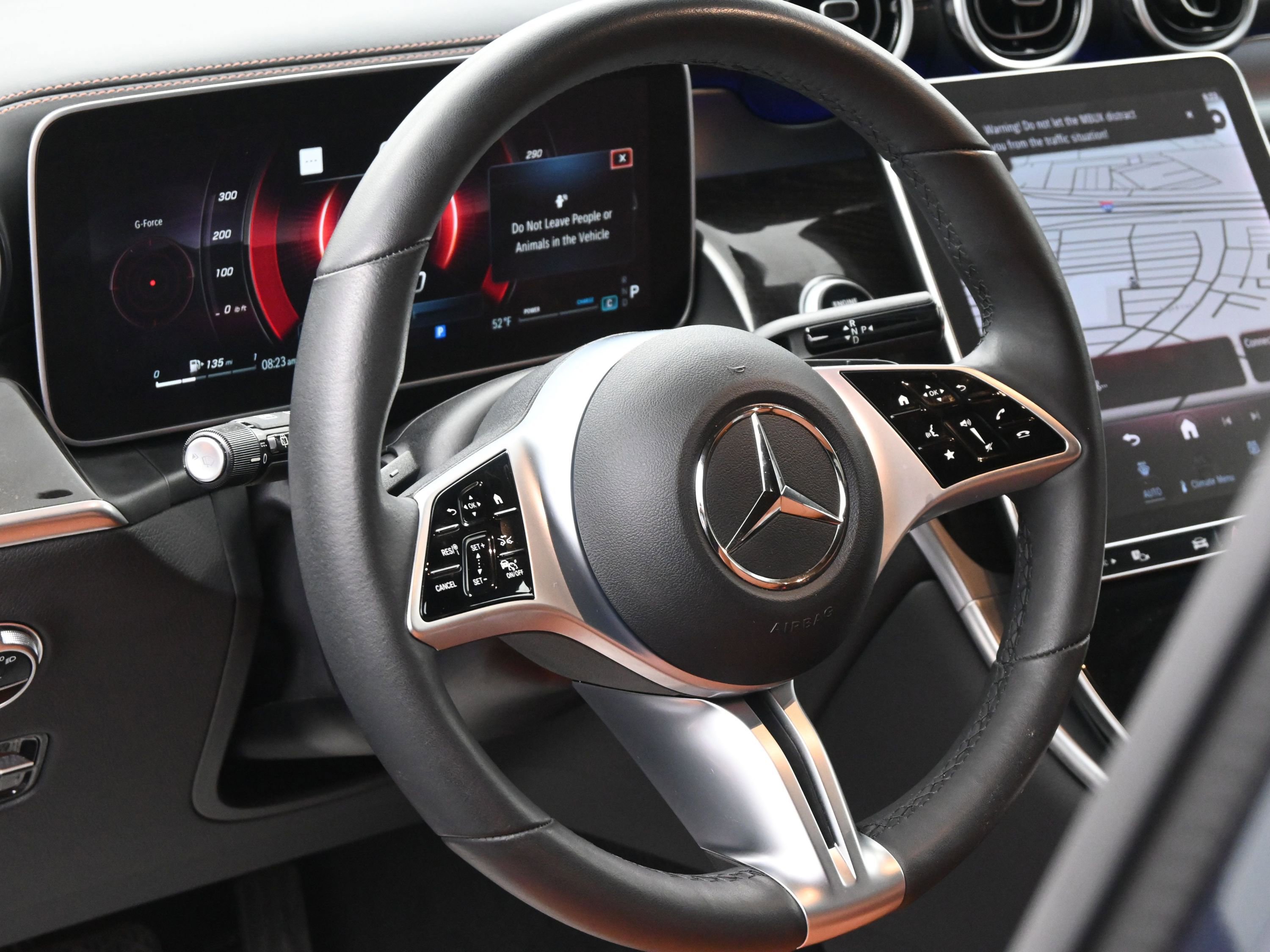 Used 2023 Mercedes-Benz GLC 300 4MATIC w/ Exclusive Trim Package image 18