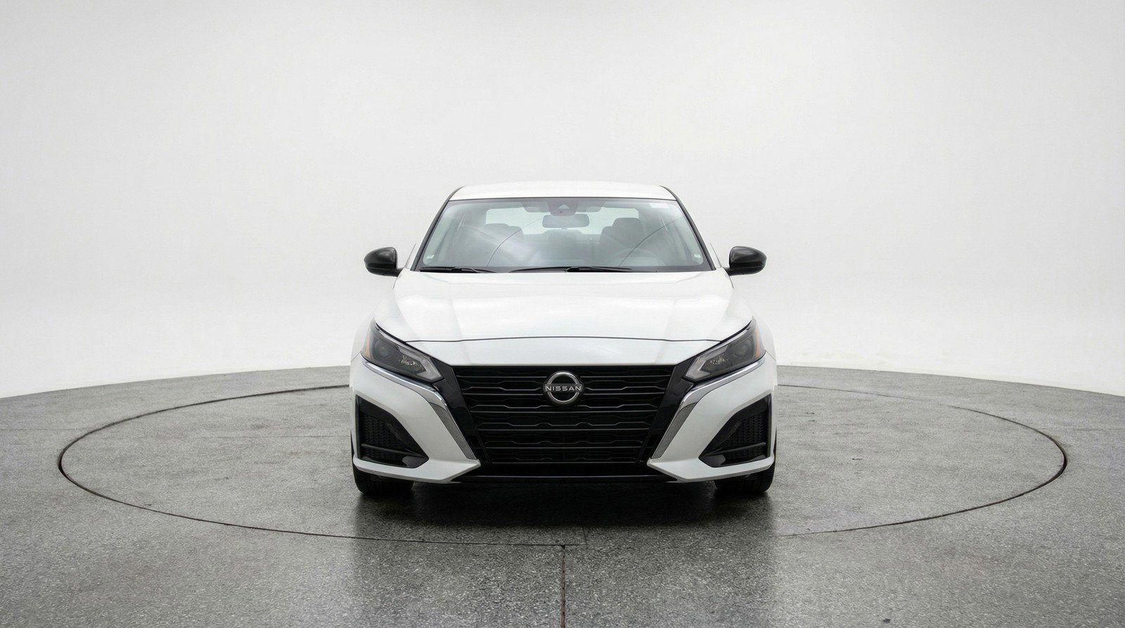 Used 2025 Nissan Altima 2.5 SV image 2