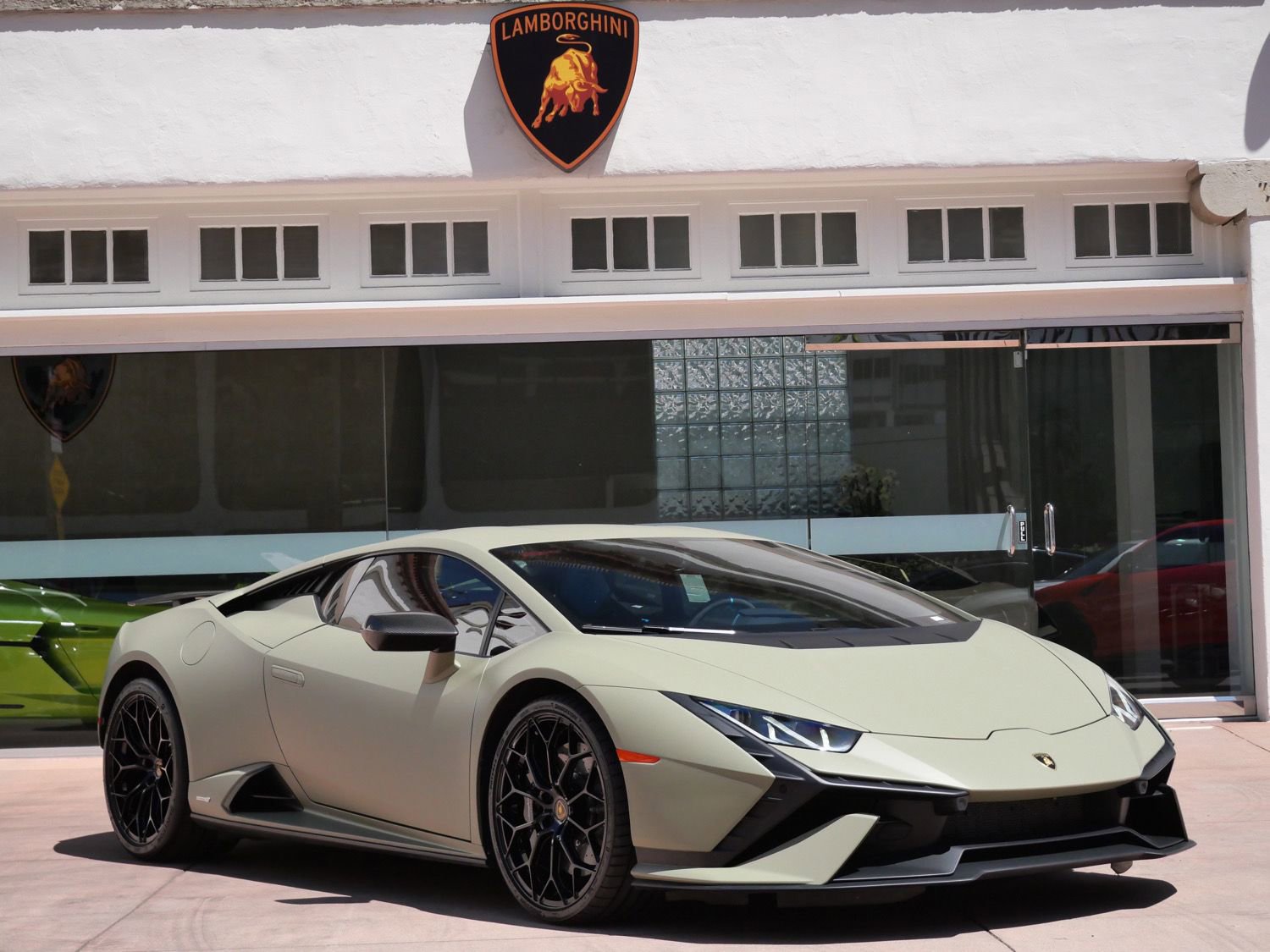 Used 2023 Lamborghini Huracan Tecnica RWD image 1