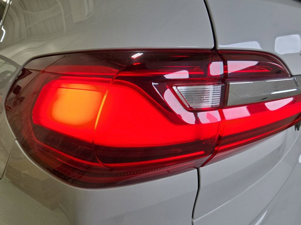 Used 2022 BMW X7 xDrive40i w/ Premium Package image 39