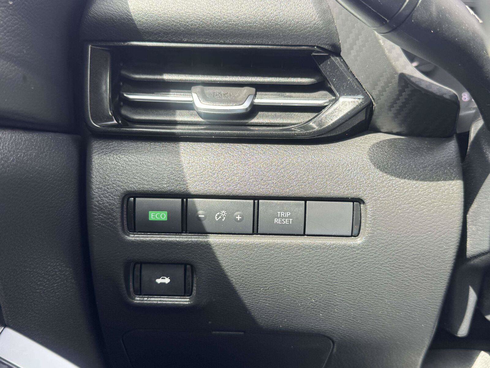 Used 2024 Nissan Sentra SR w/ SR Premium Package FWD image 22