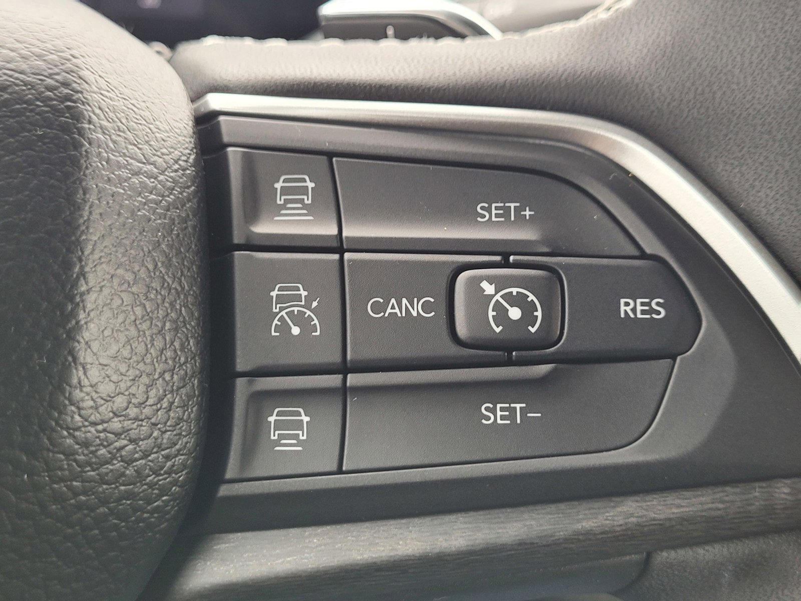 New 2025 Jeep Grand Cherokee Limited w/ Luxury Tech Group II image 19