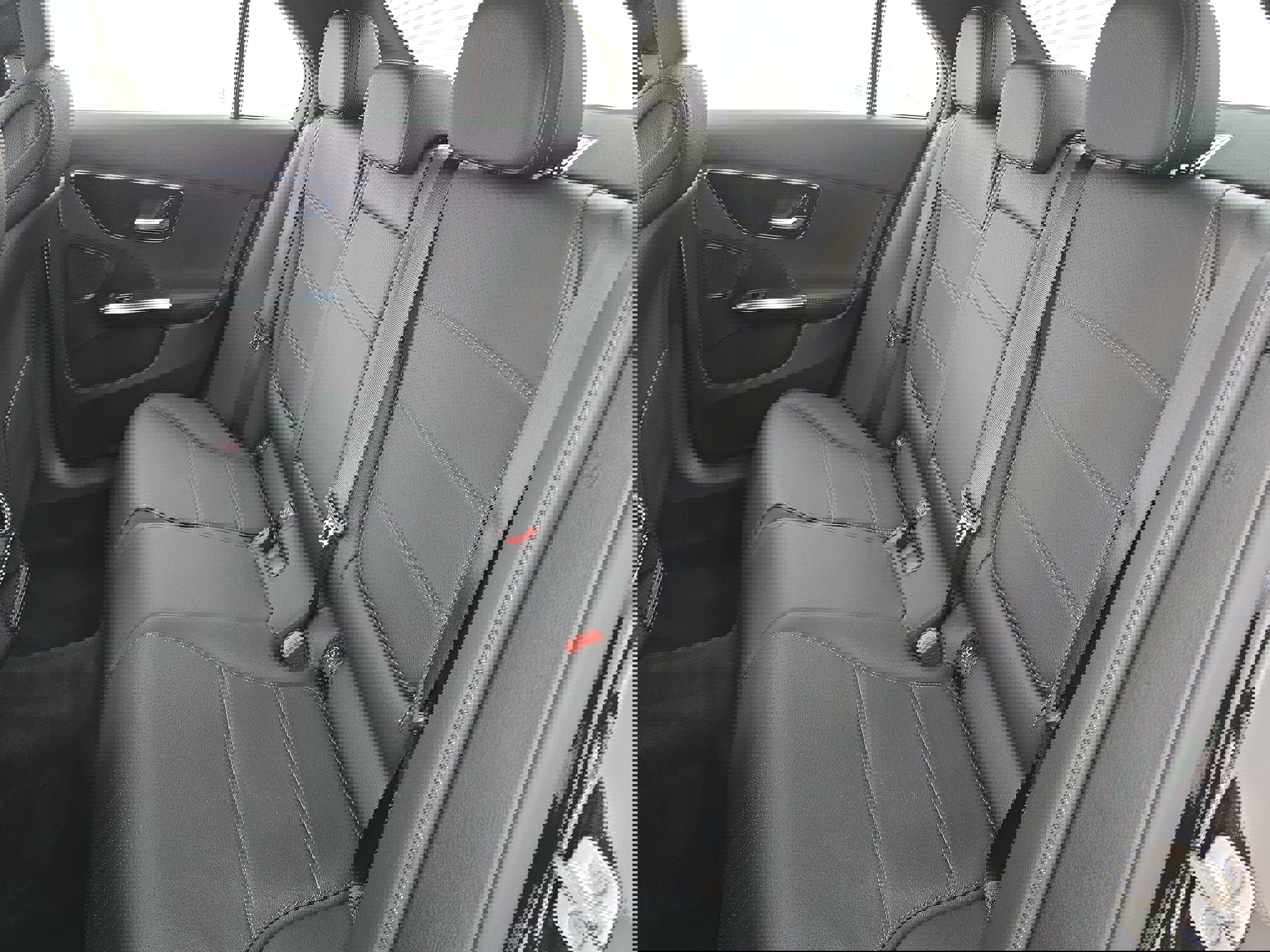 Used 2025 Mercedes-Benz C 300 Sedan image 14