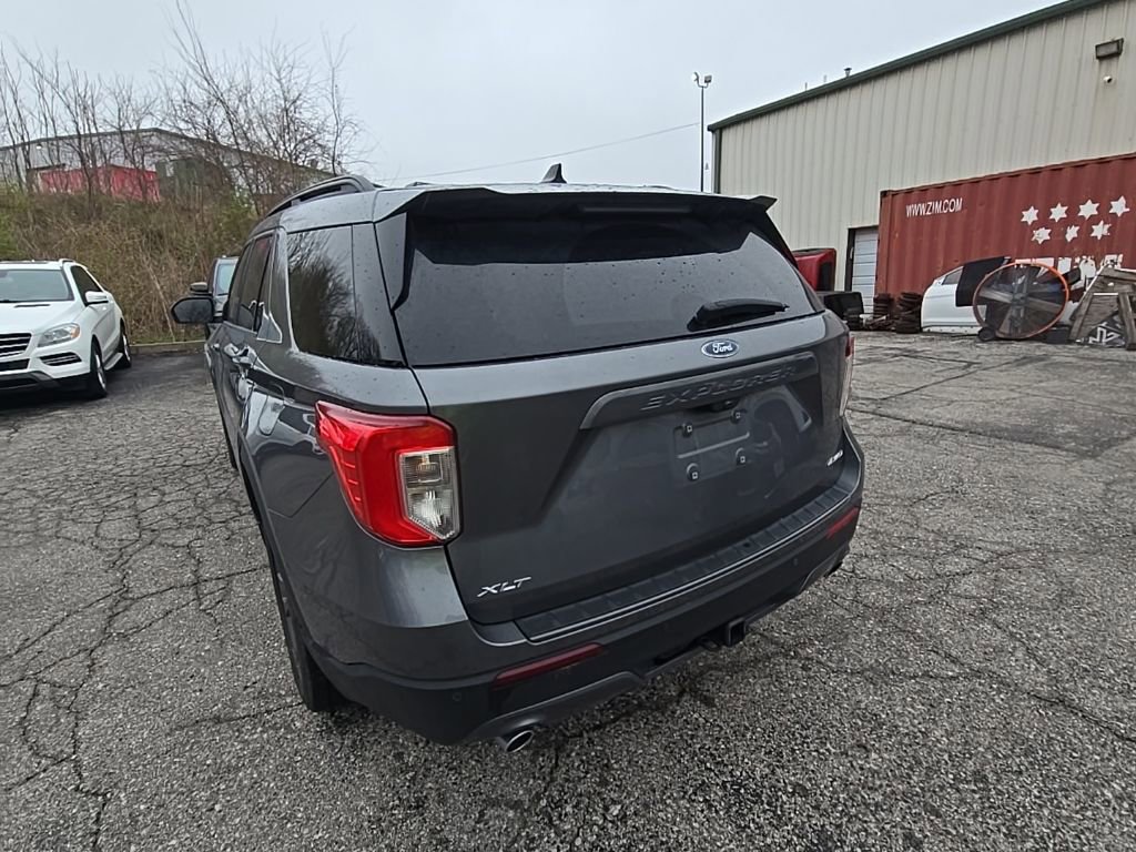 Used 2023 Ford Explorer XLT w/ Equipment Group 202A image 5