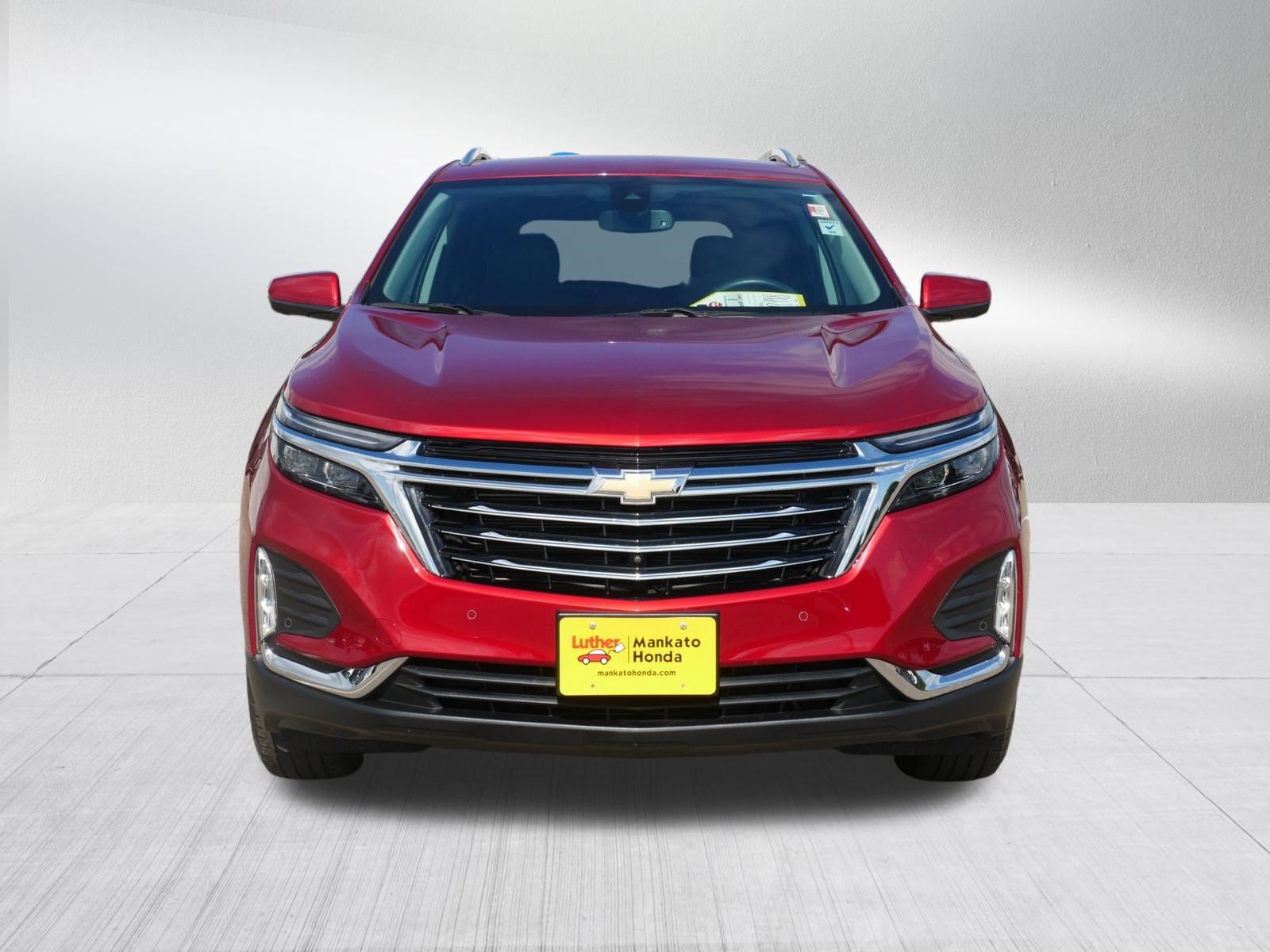 Used 2023 Chevrolet Equinox Premier AWD/4WD image 2