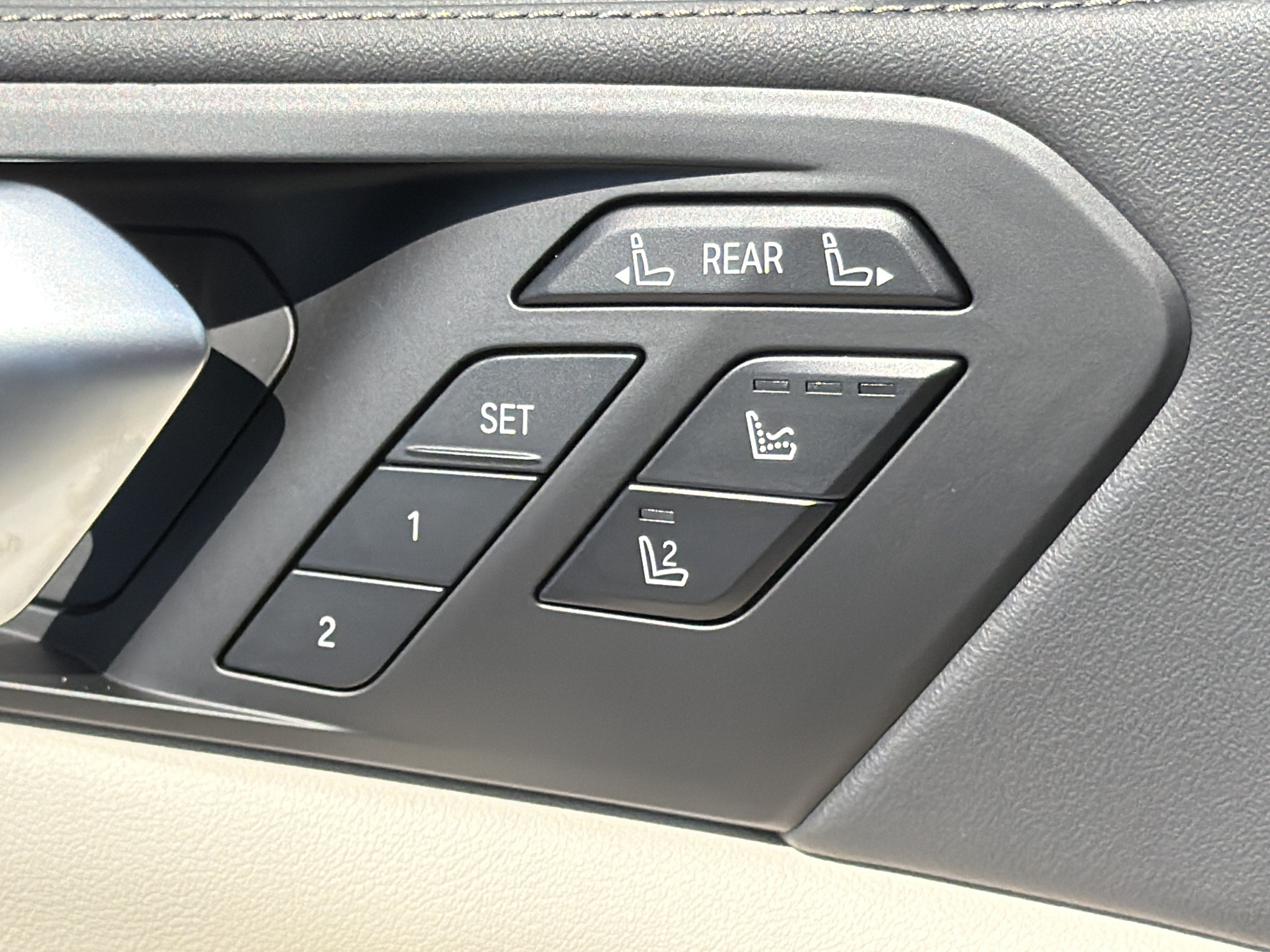 New 2027 BMW X7 M60i AWD/4WD image 15