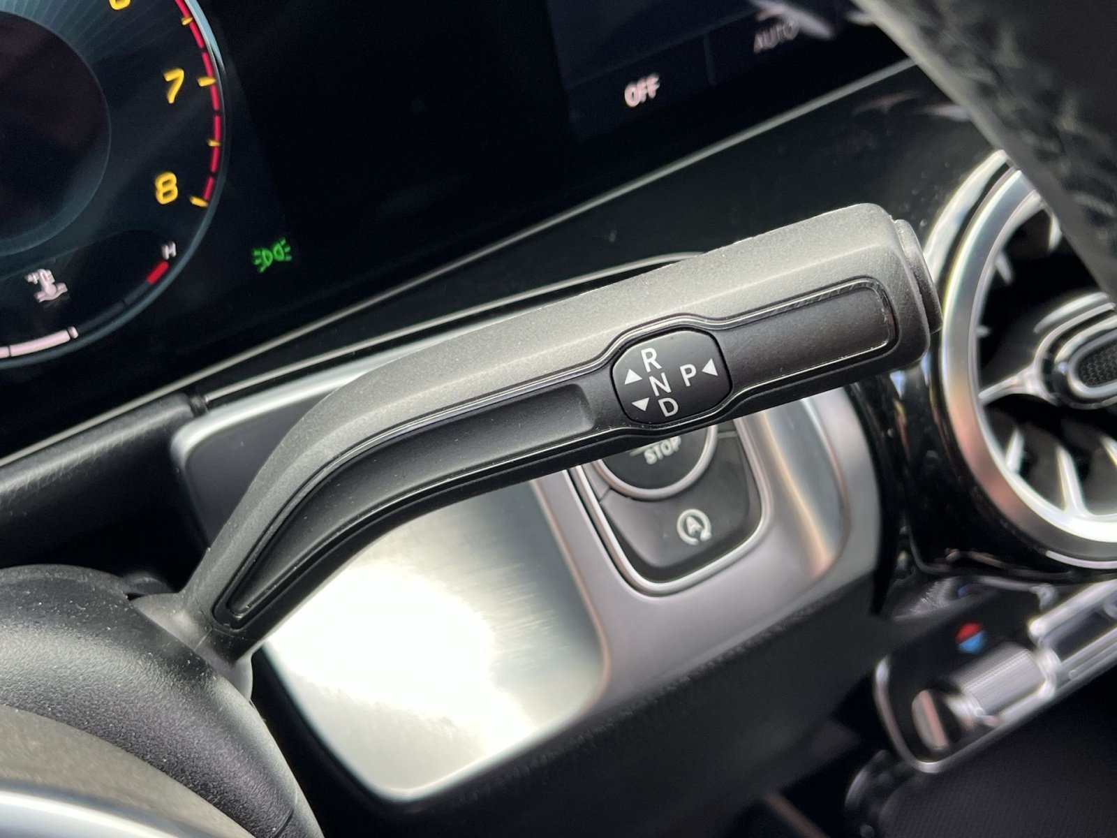 Used 2022 Mercedes-Benz GLB 250 4MATIC image 27