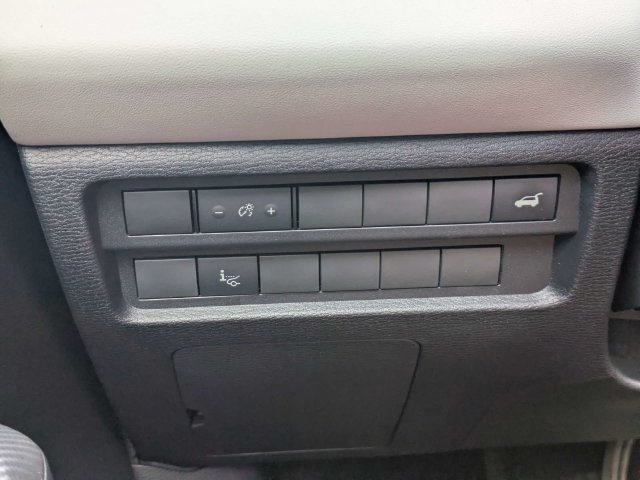 Used 2024 Mitsubishi Outlander SEL FWD image 27