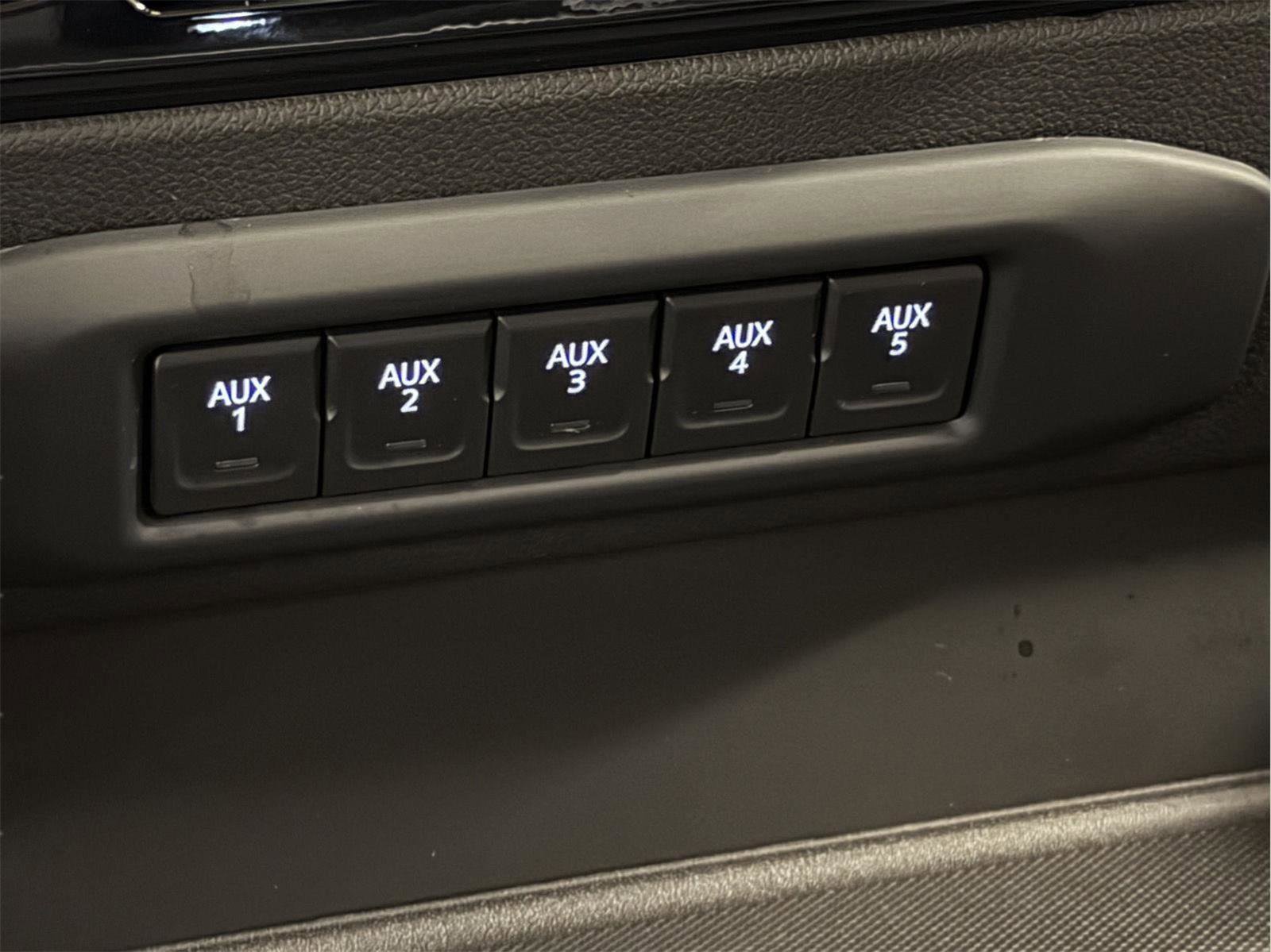 Certified 2025 Chevrolet Silverado 2500 High Country w/ Technology Package AWD/4WD image 21