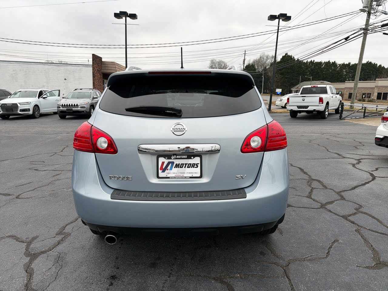 Used 2013 Nissan Rogue SV image 4