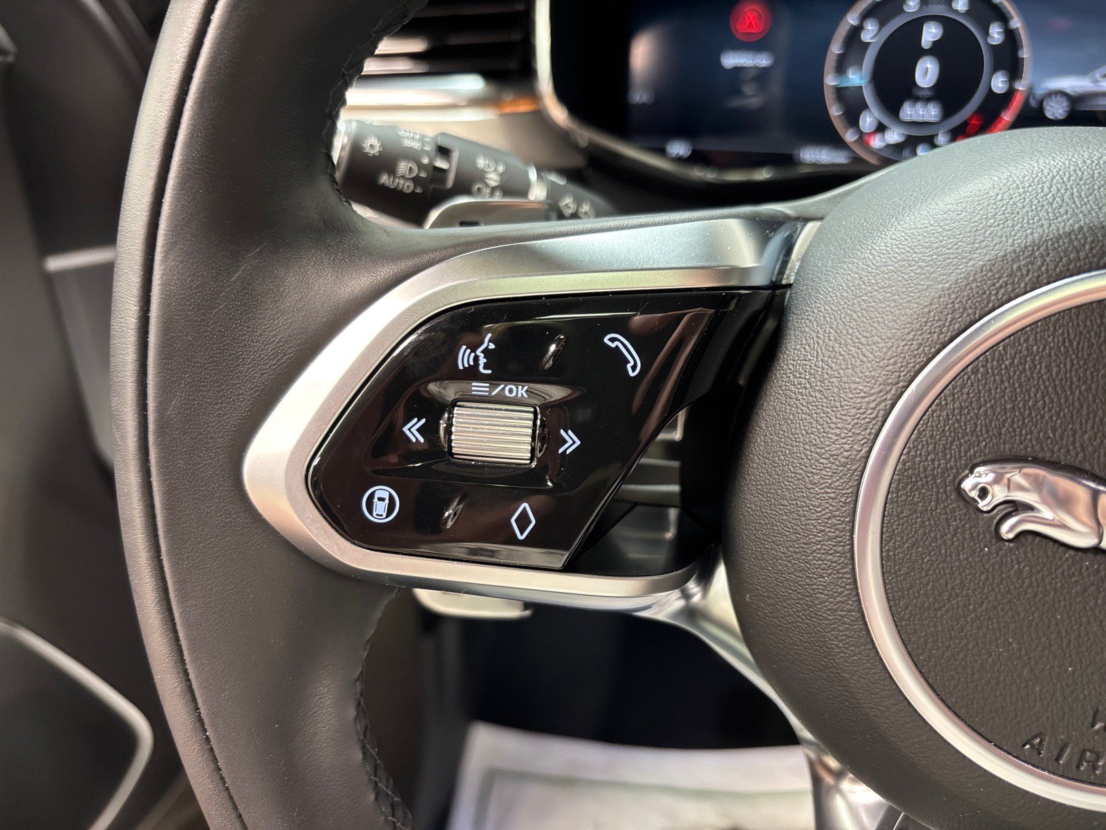 New 2026 Jaguar F-PACE R-Dynamic S AWD/4WD image 21