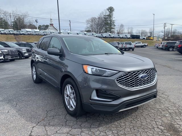 Used 2024 Ford Edge SEL image 2