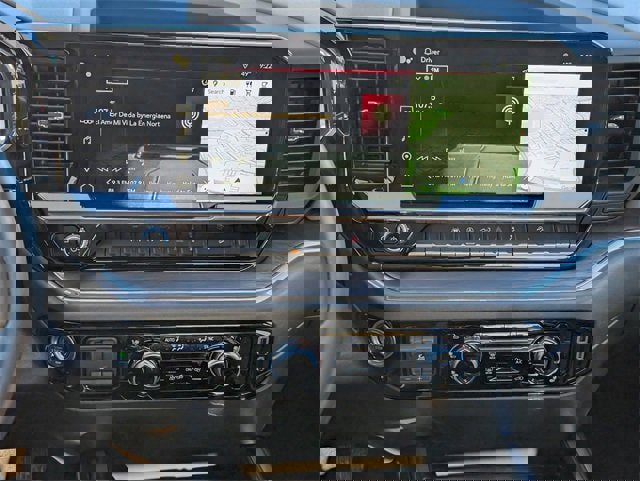 Used 2025 GMC Sierra 1500 SLT image 12