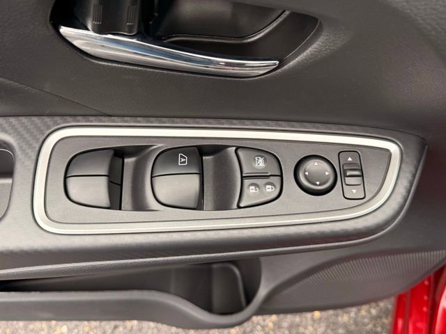 New 2025 Nissan Versa SR w/ Trunk Package image 11