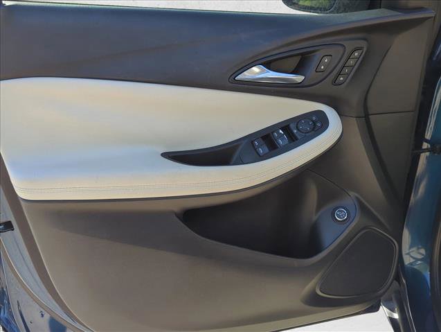 Used 2020 Buick Encore GX Essence w/ Advanced Technology Package FWD image 5