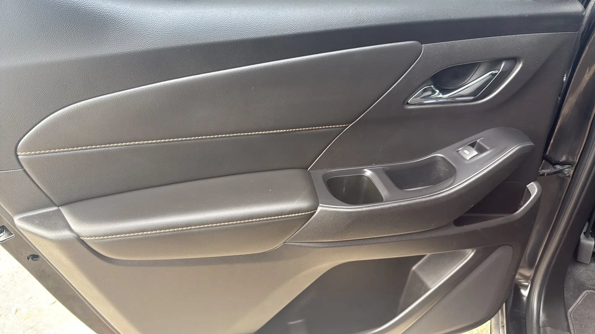 Used 2018 Chevrolet Traverse LT AWD/4WD image 11
