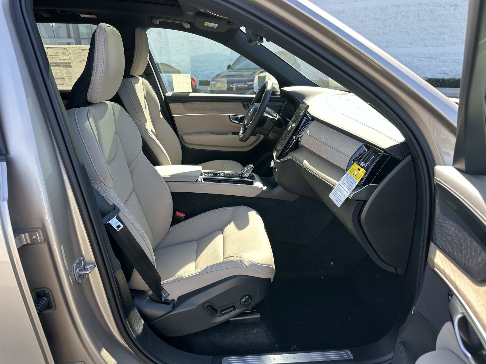 New 2026 Volvo XC90 T8 Plus AWD/4WD image 21
