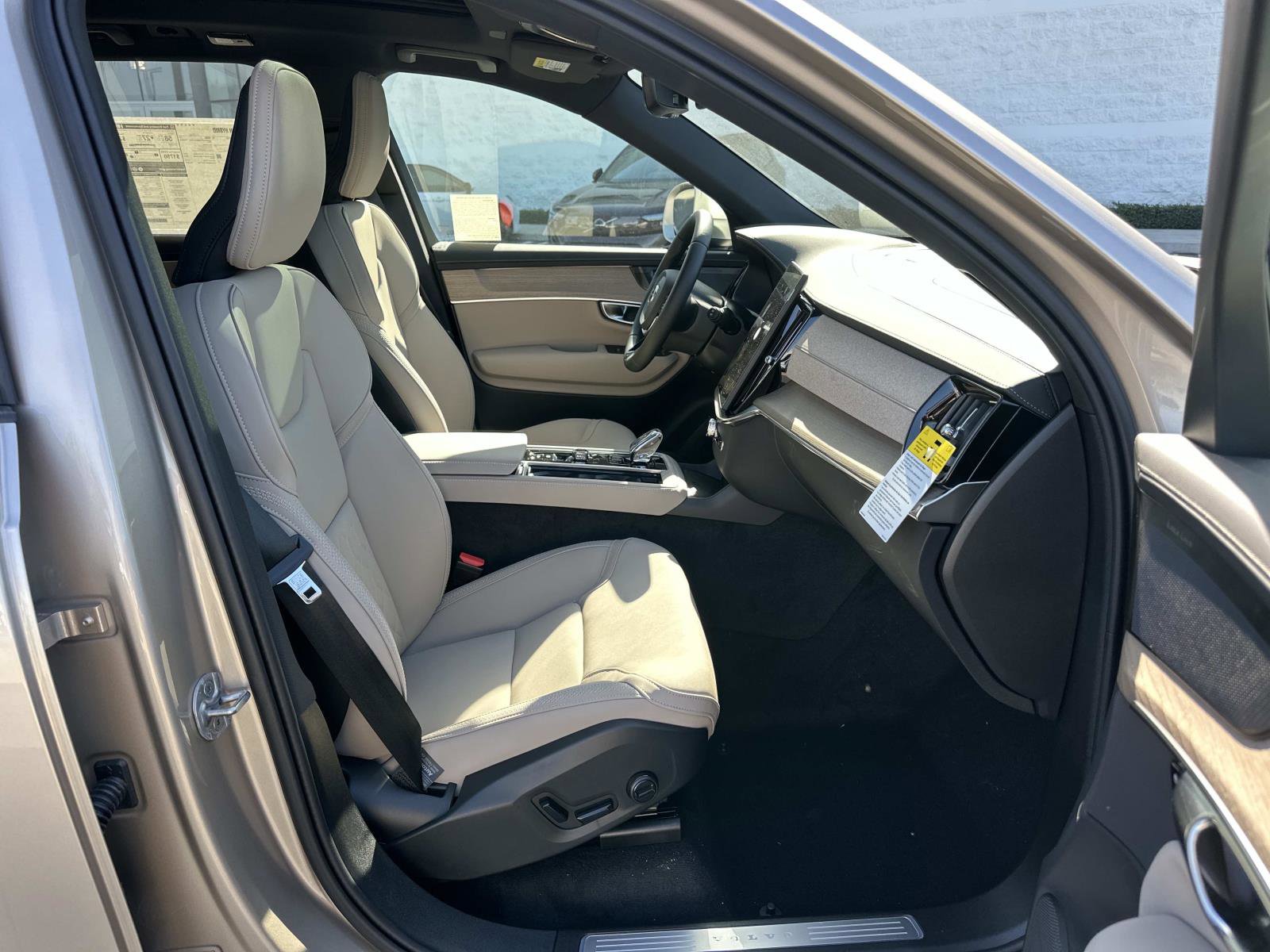 New 2026 Volvo XC90 T8 Plus AWD/4WD image 21