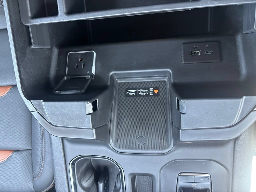 Used 2025 GMC Sierra 1500 AT4 w/ Technology Package AWD/4WD image 23