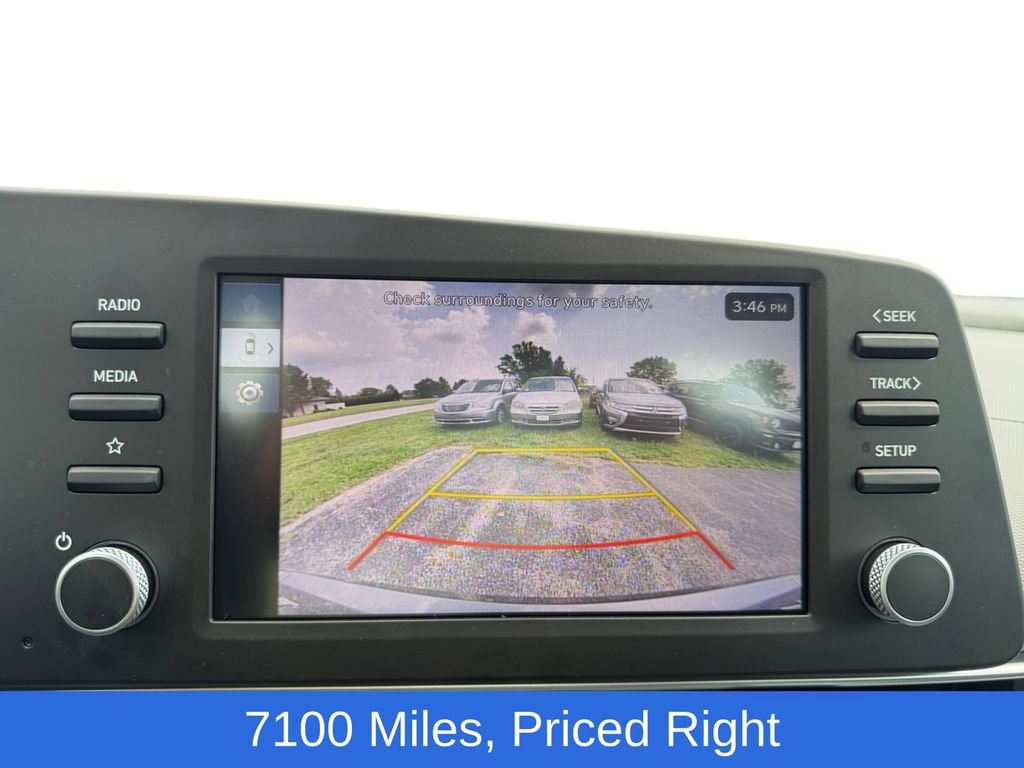 Used 2025 Hyundai Elantra Sport FWD image 2