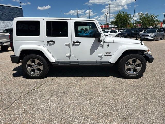 Used 2017 Jeep Wrangler Unlimited Sahara w/ Connectivity Group AWD/4WD image 6