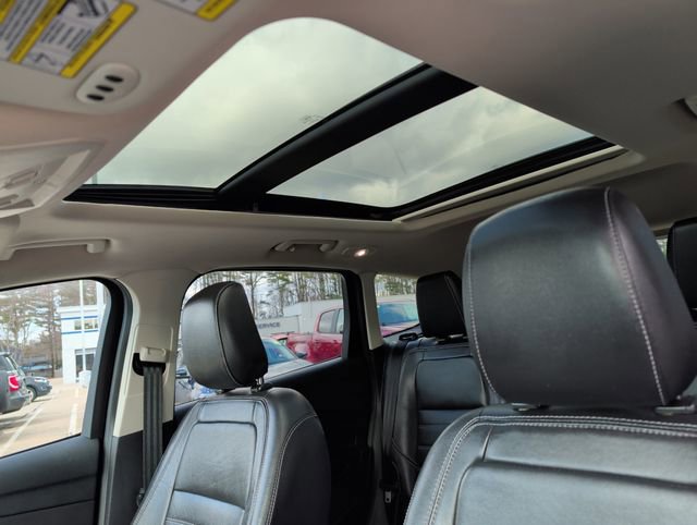 Used 2018 Ford Escape Titanium w/ Ford Safe & Smart Package image 29