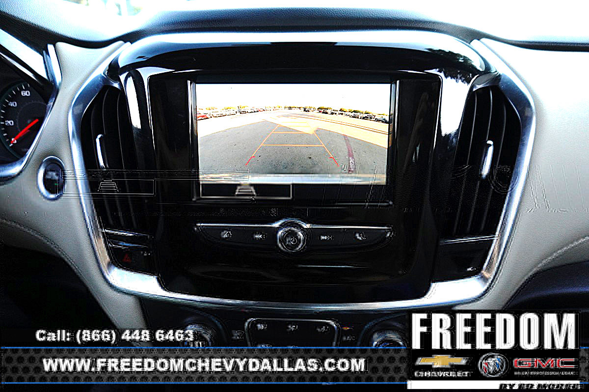 Used 2023 Chevrolet Traverse LS FWD image 5