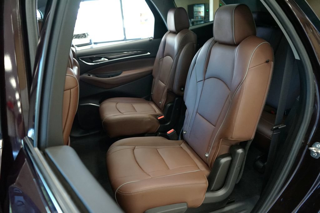 Used 2021 Buick Enclave Avenir w/ Avenir Technology Package AWD/4WD image 51