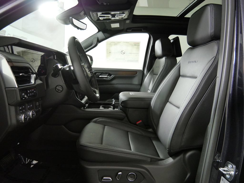 New 2026 GMC Yukon XL Denali w/ Denali Reserve Package AWD/4WD image 9