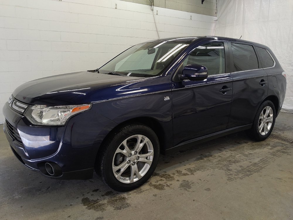 Used 2014 Mitsubishi Outlander GT image 2