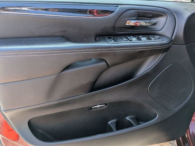 Used 2018 Dodge Grand Caravan SE image 13