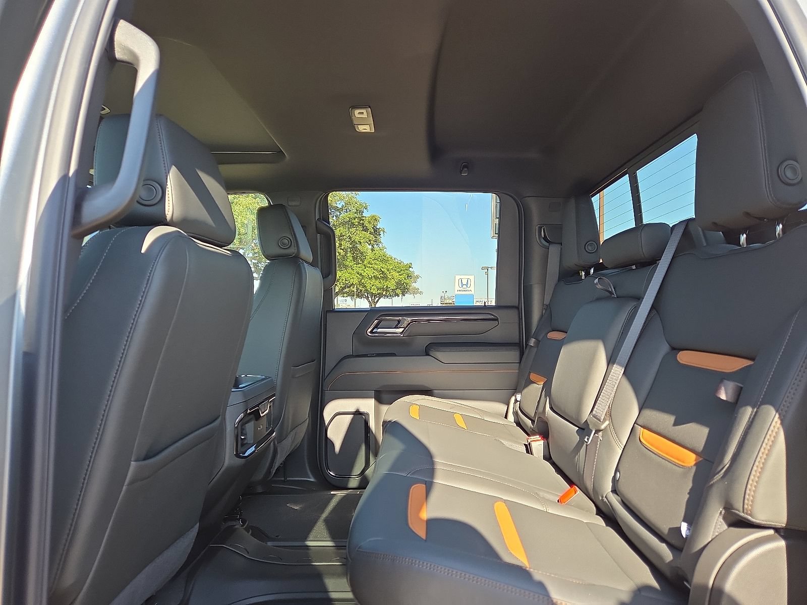 New 2026 GMC Sierra 2500 AT4 w/ AT4 Premium Plus Package AWD/4WD image 10