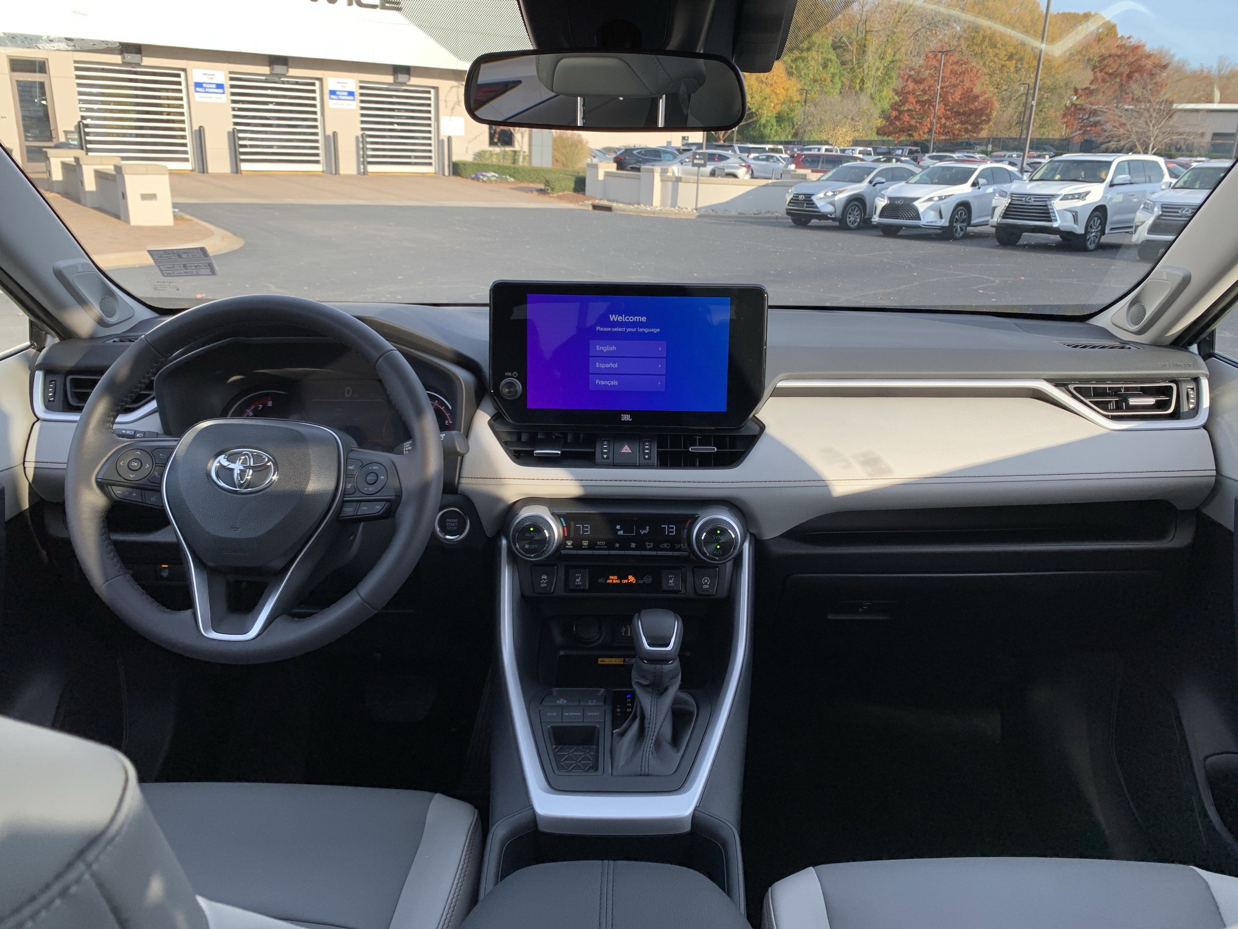 Used 2025 Toyota RAV4 XLE Premium image 30