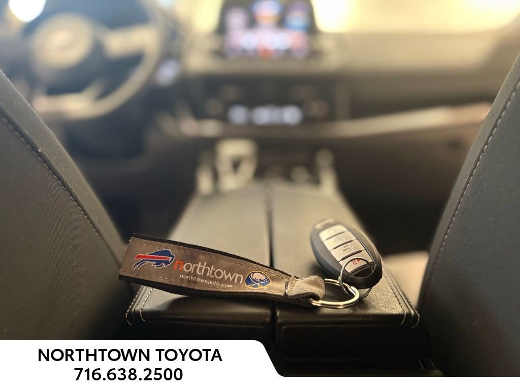 Used 2022 Nissan Rogue SV image 33