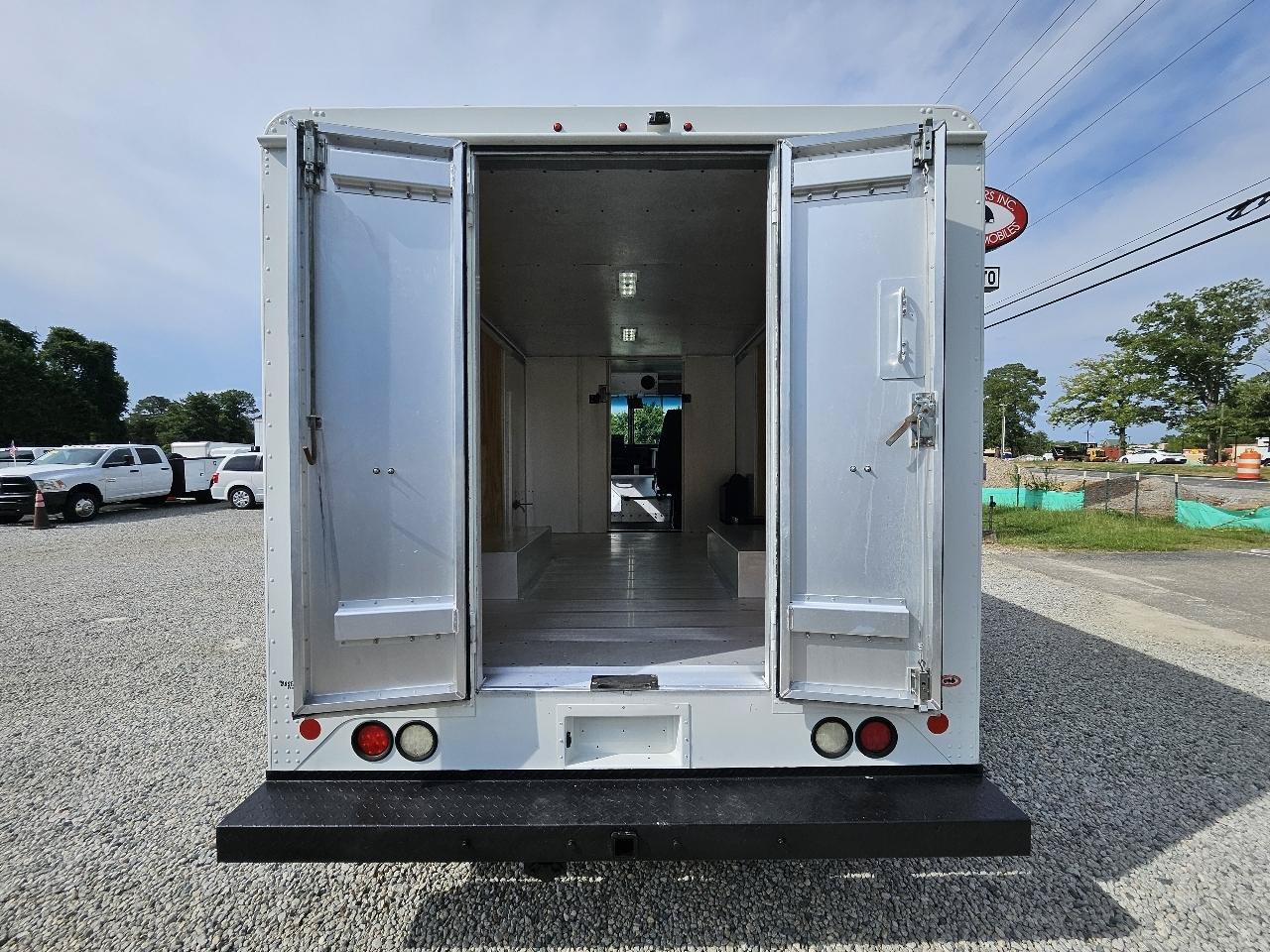 Used 2018 Ford E-350 and Econoline 350 Super Duty w/ A/C Prep Package RWD image 17