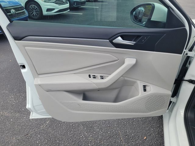 Certified 2023 Volkswagen Jetta SE FWD image 14