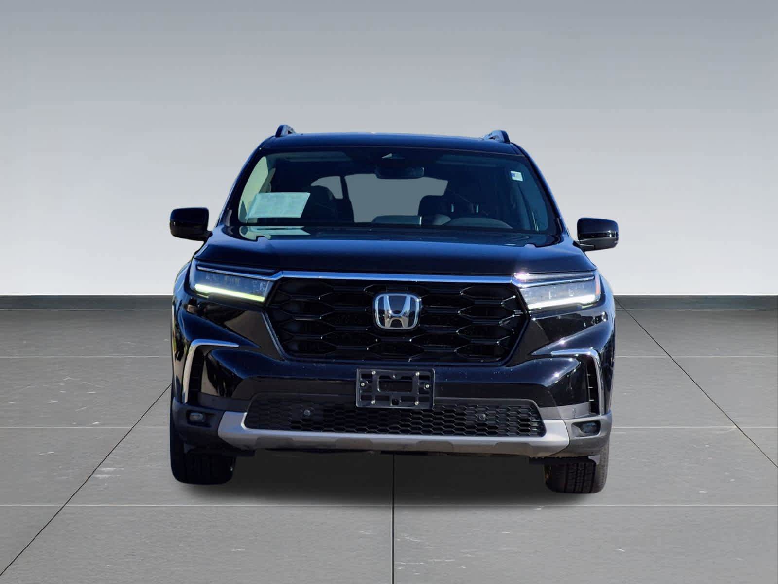 Certified 2023 Honda Pilot Touring image 9