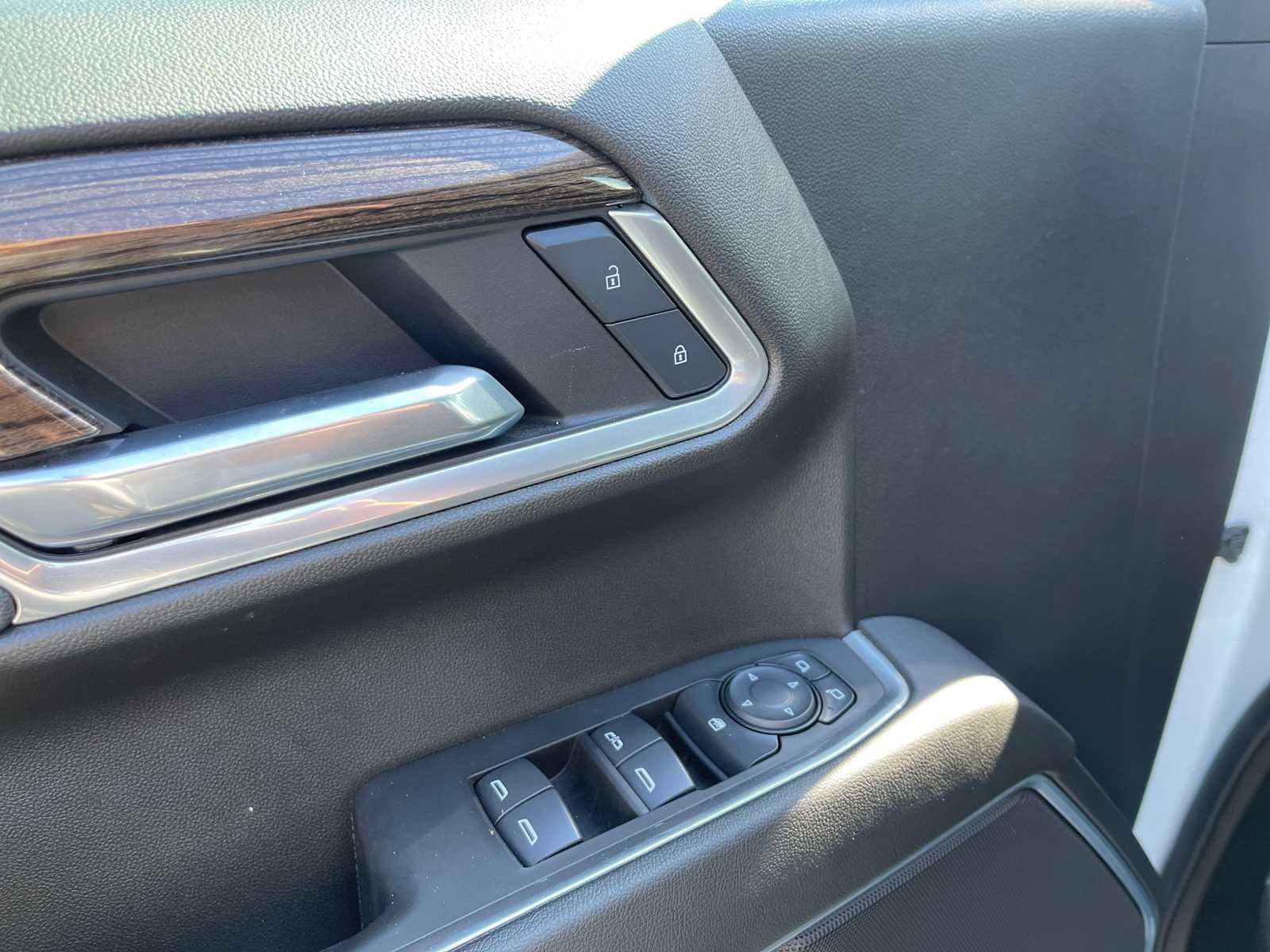 Used 2025 Chevrolet Silverado 1500 LT image 25