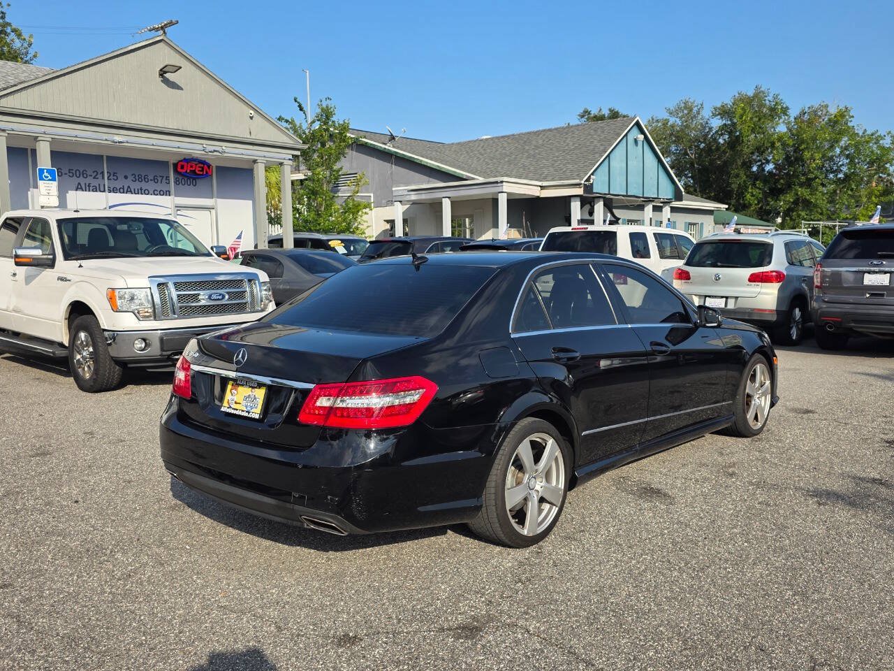 Used 2010 Mercedes-Benz E 350 Sedan image 4