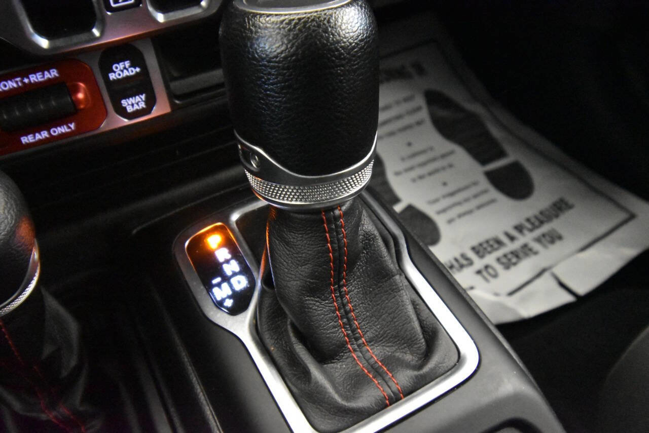 Used 2022 Jeep Gladiator Rubicon w/ LED Lighting Group AWD/4WD image 18