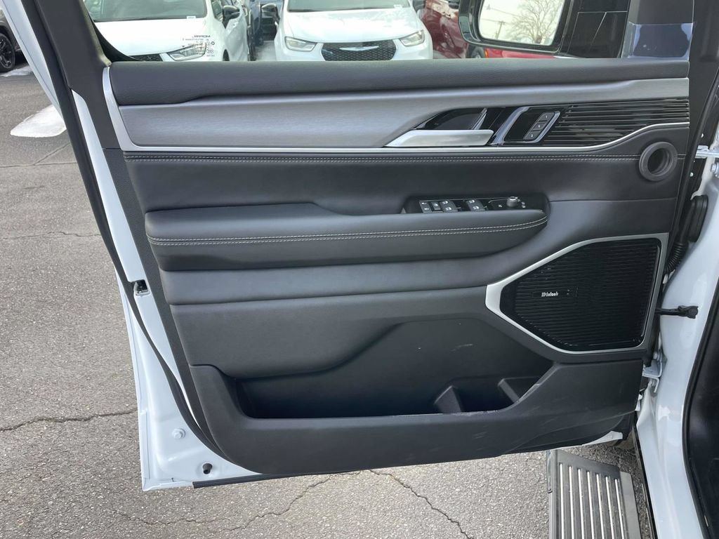 New 2026 Jeep Grand Wagoneer Limited AWD/4WD image 23