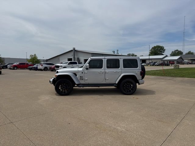Used 2023 Jeep Wrangler Unlimited Sahara AWD/4WD image 4