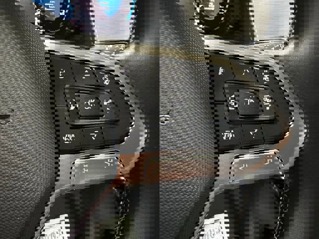 Used 2025 Volkswagen Atlas Cross Sport SE image 20