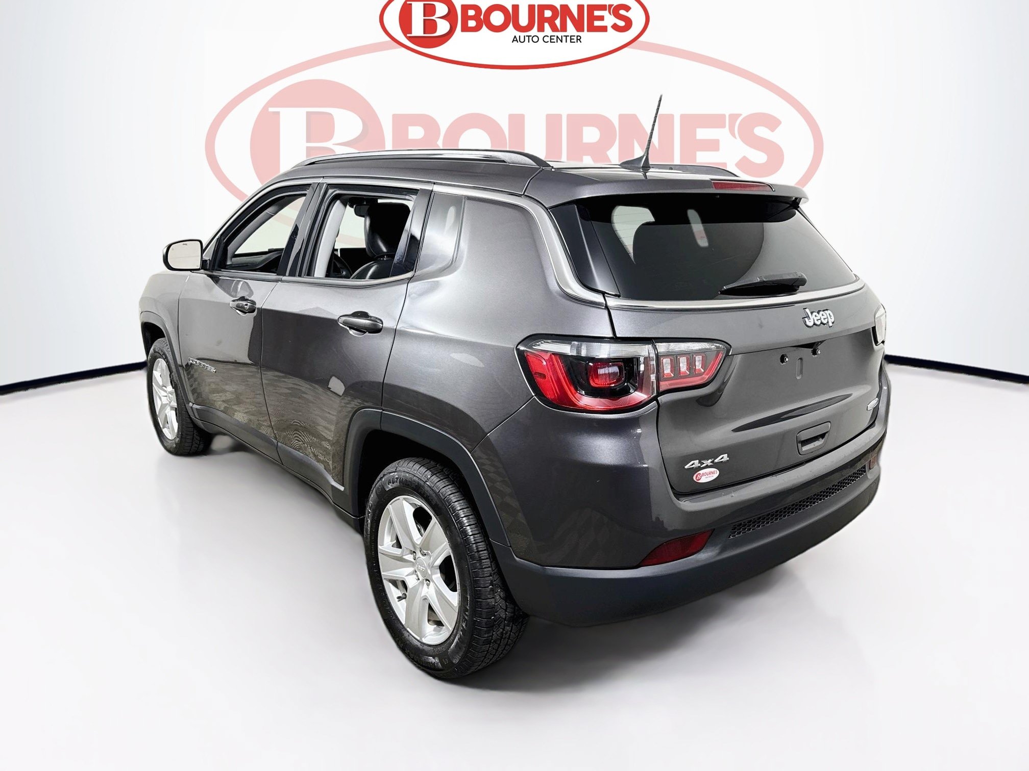 Used 2022 Jeep Compass Latitude AWD/4WD image 6